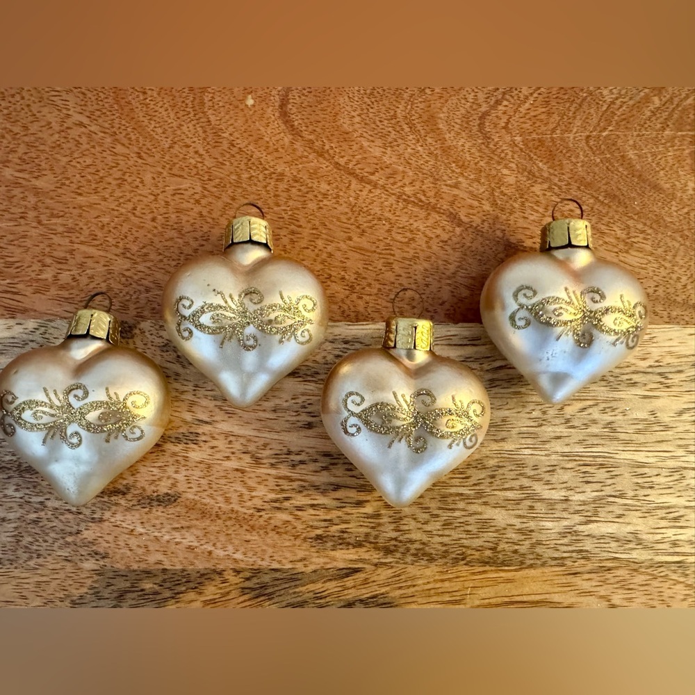 Vintage Christmas Ornaments. Set of 4.